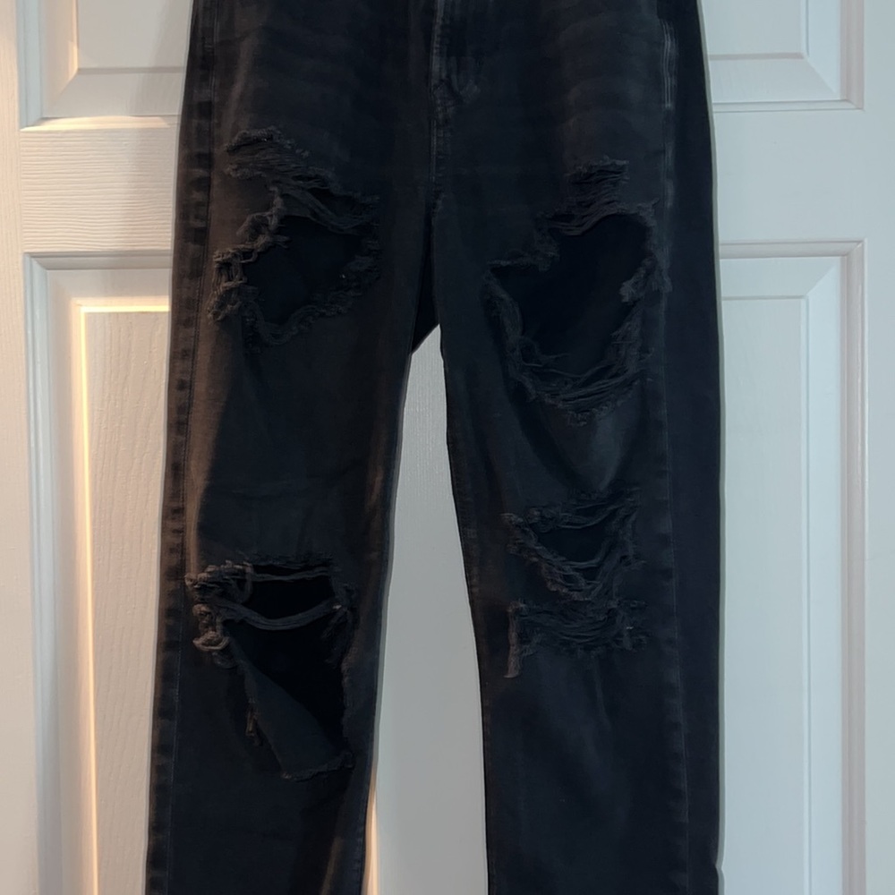 AE Ripped Mom Jean - Picture 3 of 8